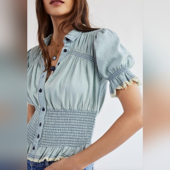 Pilcro Light Blue Puff Sleeve Smocked Top Size M - Picture 3 of 7
